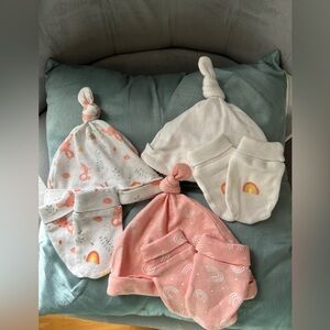 NB-3 months set of 3 baby girl match hat & gloves